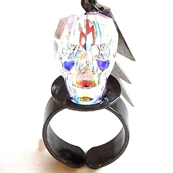 GASOLINE GLAMOUR BADLANDS DEVILS ARROW OPAL SKULL & CHARM RING - Picture 1 of 5